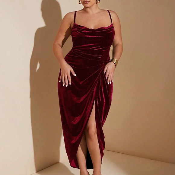 Burgundy Party Women's Plus Size Slit Maxi Velvet Spaghetti Strap Dress - Picture 5 of 6